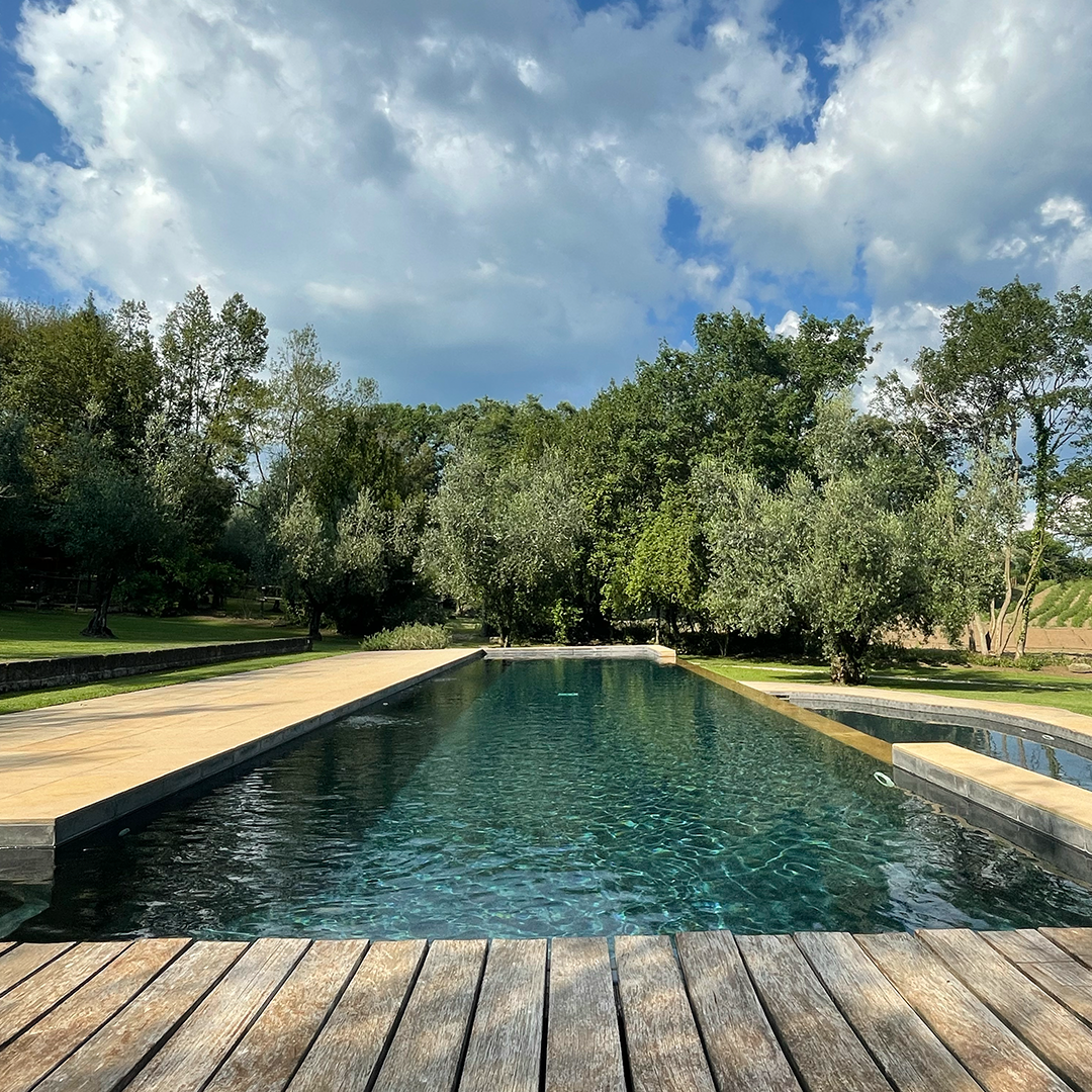 Quiet pool and garden at the Procida retreat house